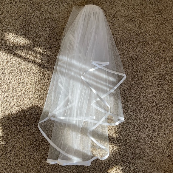 Romona Keveza Accessories - Gorgeous Romona Keveza Collection Veil